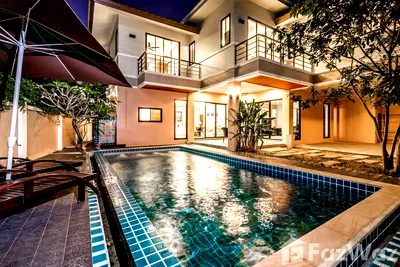 Houses for rent Chao Fah Road Phuket : Large Double-Storey Pool Villa With Spacious Compound 6102613