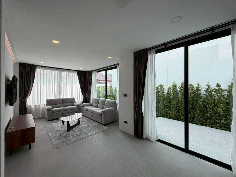 รูป บ้านหรูให้เช่า ใจกลางวงศ์อมาตย์ พัทยาเหนือ ดีไซน์โมเดิร์น พร้อมอยู่ - รูปที่ 6/16