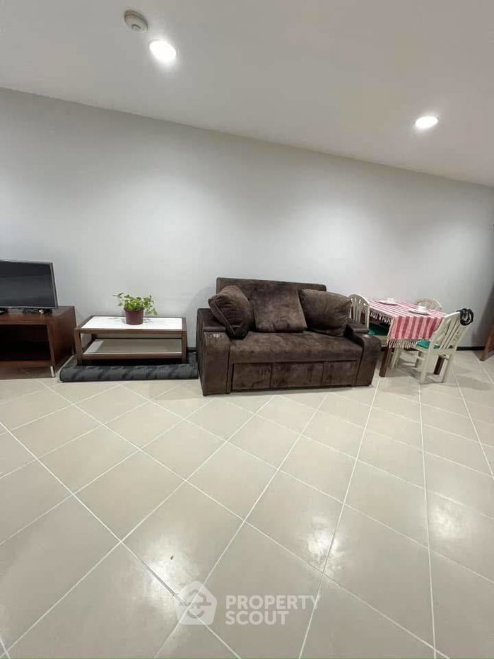 รูป คอนโด 2-ห้องนอน ที่ วิทยุ คอมเพล็กซ์ คอนโดมิเนียม ใกล้ BTS เพลินจิต (ID 2052752) - รูปที่ 2/15