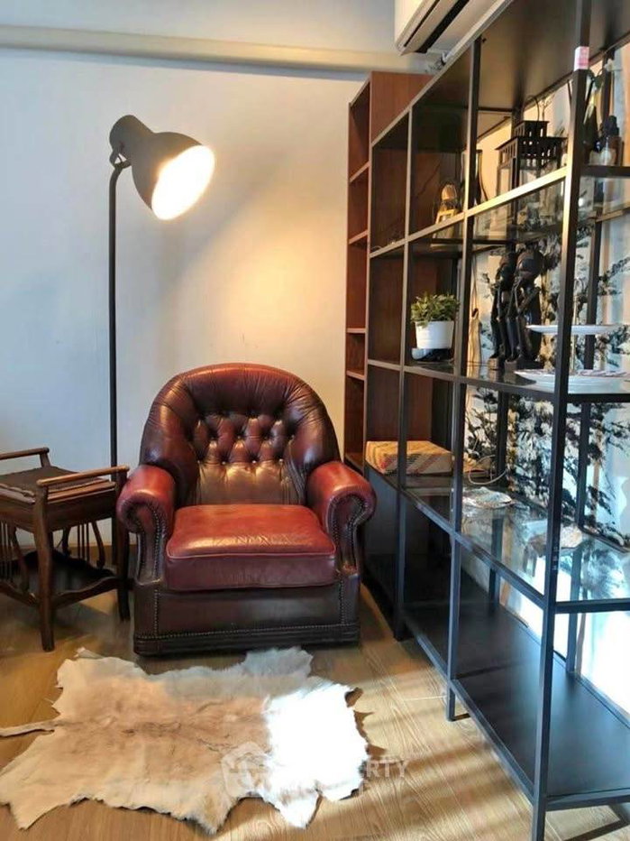 picture Studio Condo at Quad Sathon near BTS Saint Louis (ID 2528511) - 1/6