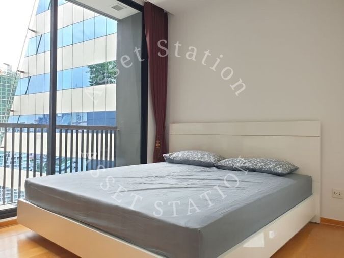 🏙️FOR SALE🏢 Noble Revo Silom, fully furnished unit with large balcony | Near BTS Surasak.