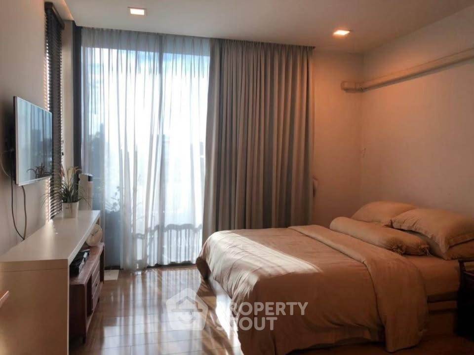 picture Studio Condo at Quad Sathon near BTS Saint Louis (ID 2528511) - 3/6