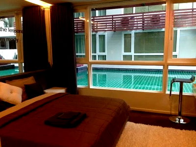 คอนโดให้เช่า : P-47872 วิวสระว่ายน้ำ! 15,000 บ. ใกล้ BTS นานา ! สตูดิโอสุดชิค @15 สุขุมวิท เรสซิเด็นท์ Line Id: @easythaihome 085-592-2897