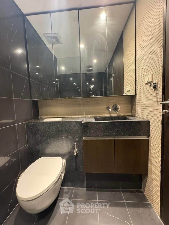 picture 2-BR Condo at Siamese Gioia near MRT Phetchaburi (ID 2440243) - 12/16