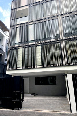 Houses for sale DONKI Mall Thonglor   : Houses for Sale in Sukhumvit 71 – Pridi Banomyong Area