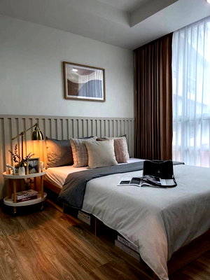 Condos for rent : T214 Condo for rent The Kris Extra 4), room 32 square metres. Beautiful new built-in decoration. There is a washing machine ready to move in.