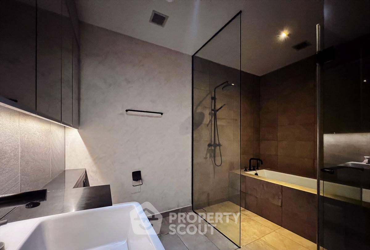 รูป คอนโด 1-ห้องนอน ที่ เดอะ ลอฟท์ อโศก ใกล้ MRT เพชรบุรี (ID 2439103) - รูปที่ 2/5