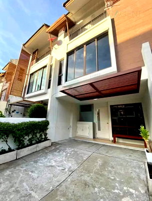 Townhouses for rent Sukhumvit 97/1 : 📌 For Rent 3-story Townhouse THE PRIVATE SUKHUMVIT-BANGCHAK 3 bedroom 4 bathroom