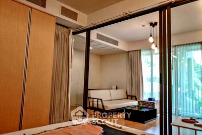 คอนโด BTS อโศก : คอนโด 1-ห้องนอน ที่ ไซมิส จอยญ่า ใกล้ MRT เพชรบุรี (ID 2356648)