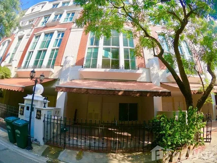 รูปภาพ 4 Bedroom Townhouse for rent at Baan Klang Krung (British Town -Thonglor) 639106