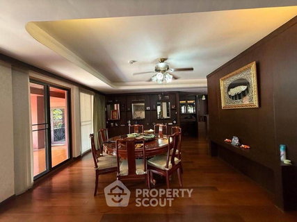 คอนโด 4-ห้องนอน ที่ สุพรีม เรสซิเด้นซ์ คอนโดมิเนียม ใน ช่องนนทรี (ID 2464411)