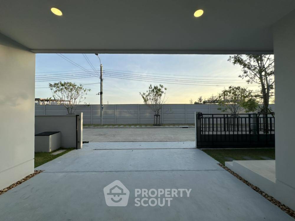 picture 4-BR House in Bang Kaeo (ID 2048652) - 2/24