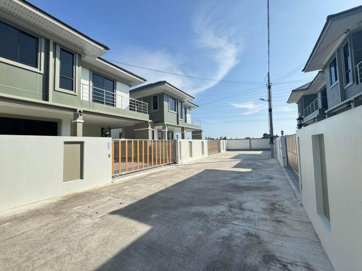 รูป บ้านเดี่ยวสร้างใหม่พัทยา ใกล้เทศบาลหนองปลาไหล 4ห้องนอน 3ห้องน้ำ - รูปที่ 3/8