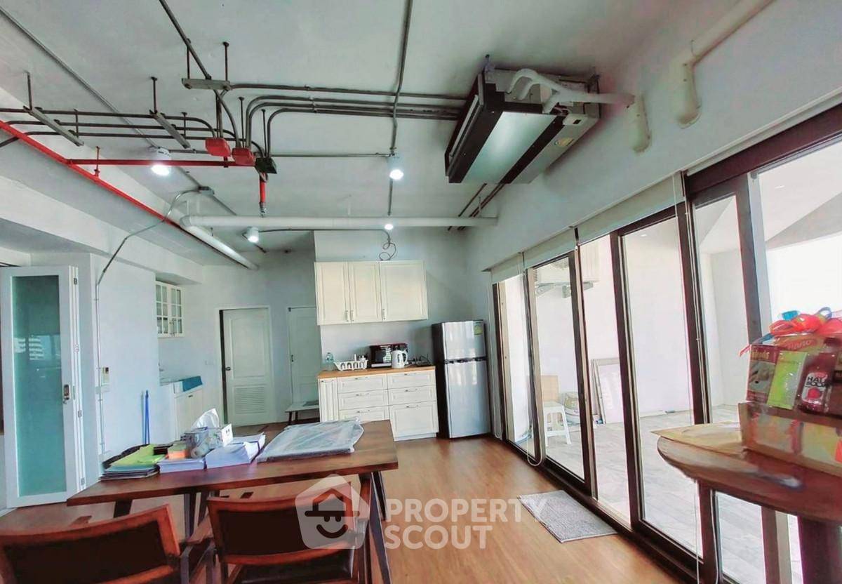 รูป คอนโด 2-ห้องนอน ที่ ณุศา สเตท ทาวเวอร์ คอนโดมิเนียม ใกล้ BTS สะพานตากสิน (ID 2479177) - รูปที่ 3/3