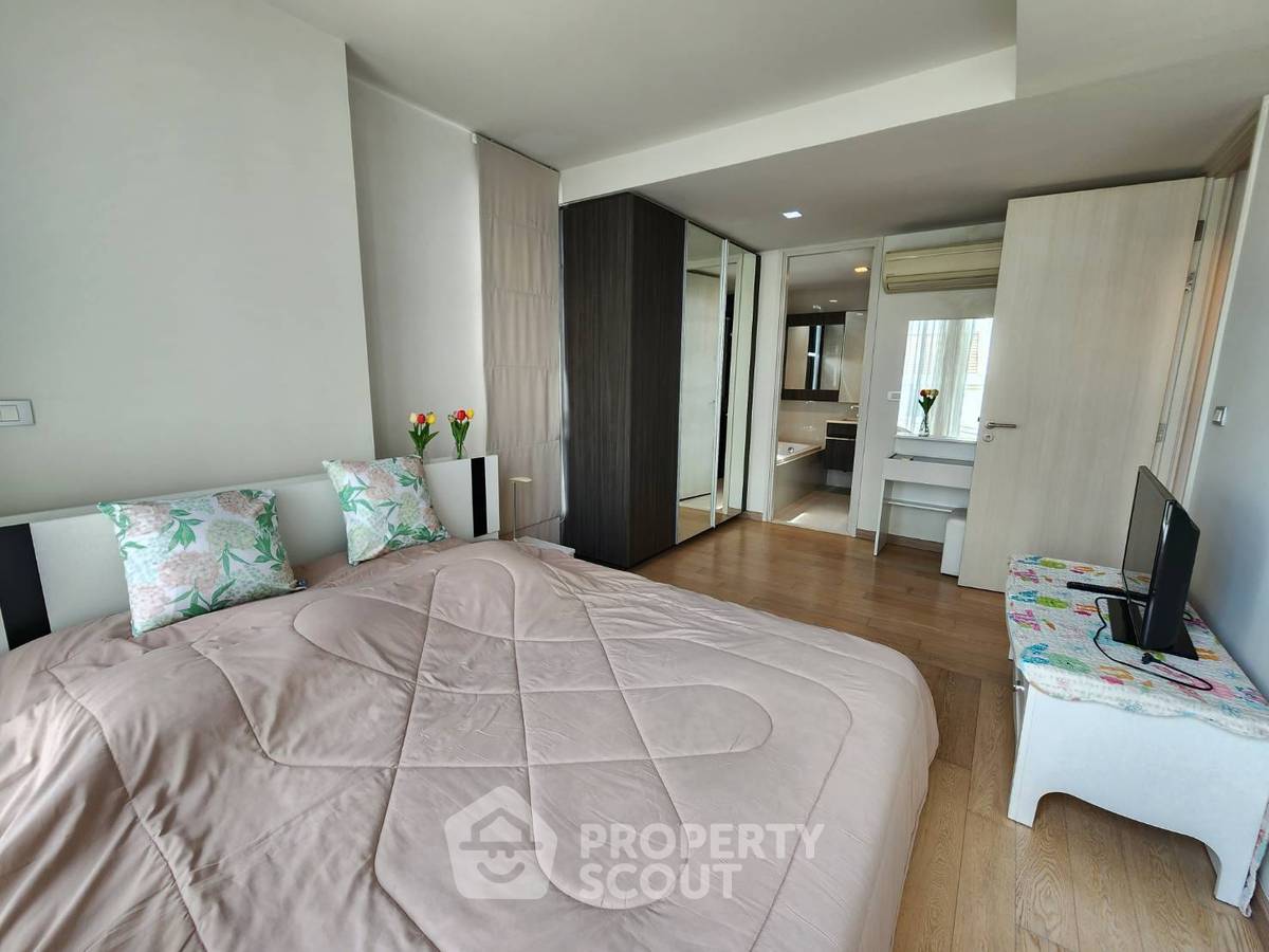 picture 2-BR Condo at Via 49 near BTS Phrom Phong (ID 510407) - 1/8