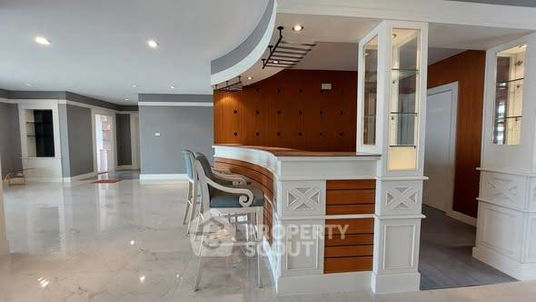 รูปภาพ 4-BR Condo at Saichol Mansion near BTS Saphan Taksin (ID 2679688)