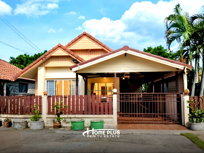 บ้านเดี่ยว วิทยาลัยการอาชีพกาญจนาภิเษกหนองจอก : หมู่บ้านเพ็ญศิริ เพลส สุวินทวงศ์–สุวรรณภูมิ ถนนสุวินทวงศ์ 45