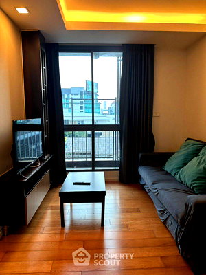 Condos for rent Central Chit Lom : 1-BR Condo at Focus Ploenchit near BTS Nana (ID 2086869)