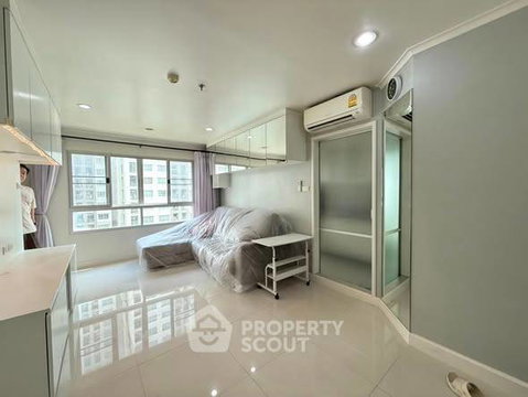 2-BR Condo at Lumpini Park Pinklao near MRT Bang Yi Khan (ID 2721279)