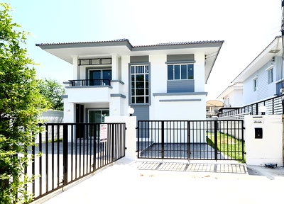 ขายบ้านเดี่ยว : ขายราคาพิเศษ บ้านเดี่ยว 2 ชั้น พื้นที่กว้าง ม.พฤกษาวิลเลจ 30 เดอะซีซัน แจ้งวัฒนะ–ราชพฤกษ์