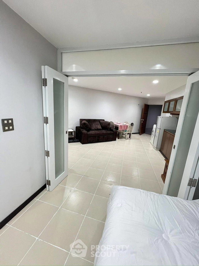 รูป คอนโด 2-ห้องนอน ที่ วิทยุ คอมเพล็กซ์ คอนโดมิเนียม ใกล้ BTS เพลินจิต (ID 2052752) - รูปที่ 1/15