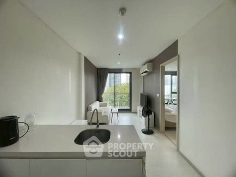 1-BR Condo at Rhythm Sukhumvit 42 near BTS Ekkamai (ID 2720871)