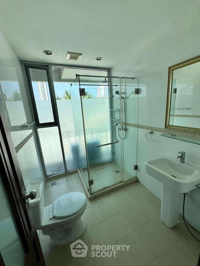 รูป คอนโด 4-ห้องนอน ที่ โคโคนัท บีช คอนโด ใกล้ หาดจอมเทียน (ID 2048750) - รูปที่ 4/7