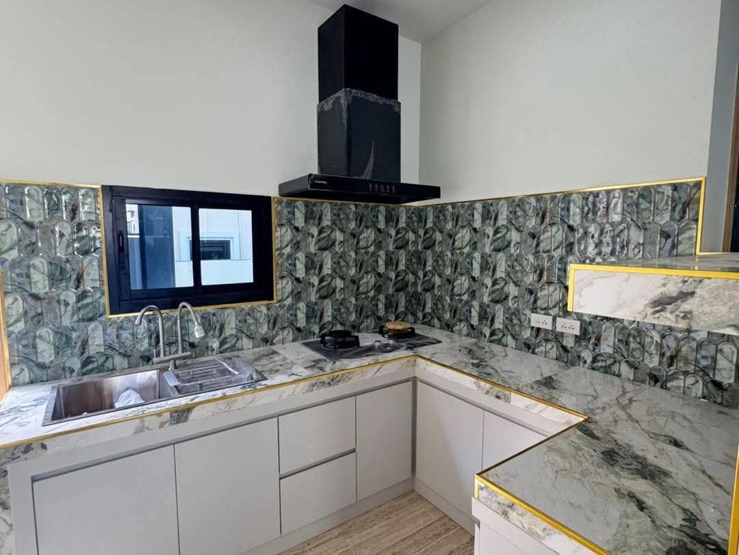 รูป บ้านเดี่ยวสร้างใหม่พัทยา ใกล้เทศบาลหนองปลาไหล 4ห้องนอน 3ห้องน้ำ - รูปที่ 7/8