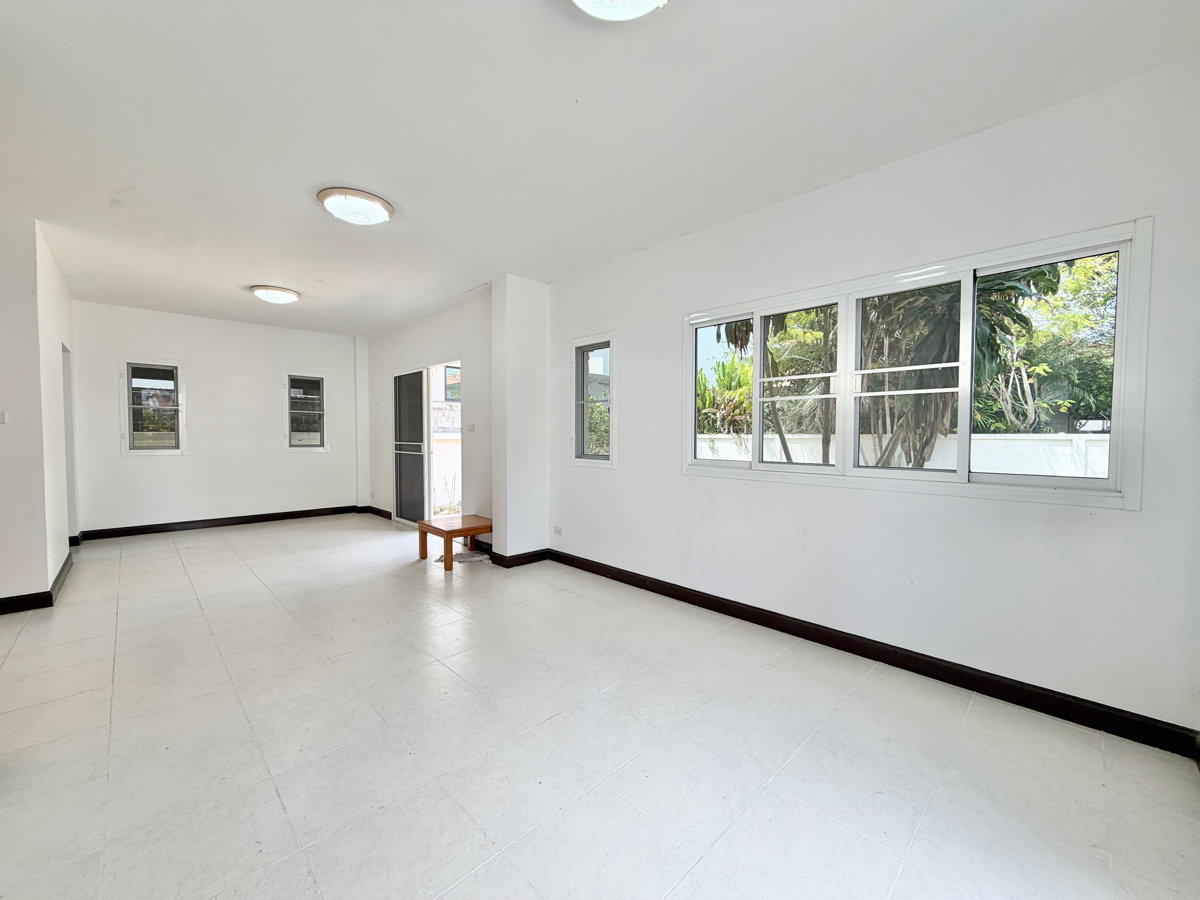 รูป ขายขาดทุน บ้านเดี่ยว เสนากรีนวิลล์ รังสิต คลอง 11 รีโนเวทพร้อมอยู่ พื้นที่เยอะ  ใกล้ถนนเลียบคลองสิบเอ็ด ถนนรังสิต นครนายก และถนนกาญจนาภิเษก - รูปที่ 18/31