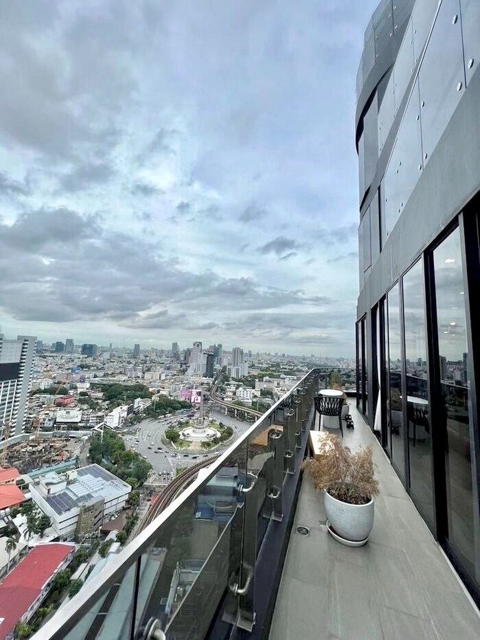 รูป 💥💥FOR RENT!! Condo IDEO Q Victory 71 ตรม. ชั้น 32 ห้องมุม Fully Furnished!! ติดสถานีรถไฟฟ้าอนุสาวรีย์ สนใจ LINE: @atfirm💥💥 - รูปที่ 13/18