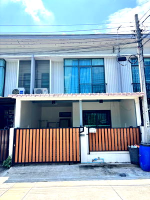 Townhouses for sale Saphan Nonthaburi-Bang Bua Thong Road : 🏡✨ Townhome for Sale – 2 Storey | Srisaman Area | Near Robinson Srisaman | Convenient Location ✨🏡