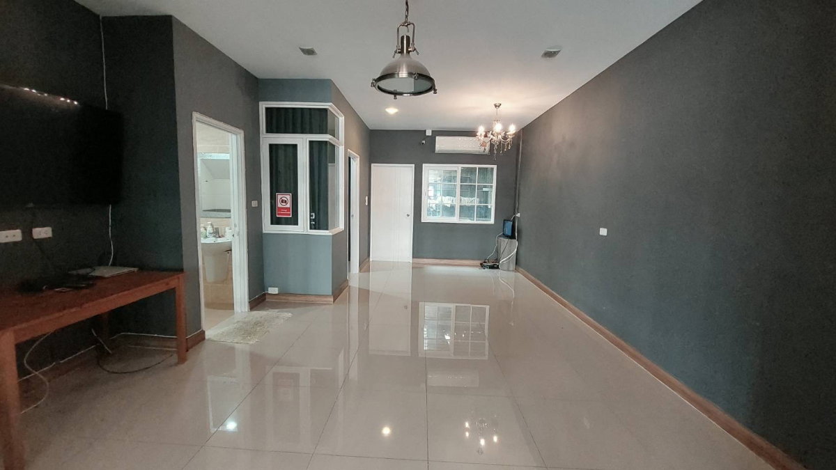 รูป ขายทาวน์โฮม 3 ชั้น โกลเด้นทาวน์ ซ.นวมินทร์ 42 แยก 27 บึงกุ่ม 5 ห้องนอน 4 ห้องน้ำ ต่อเติมครบ คุ้มค่าทุกตารางนิ้ว - รูปที่ 29/34