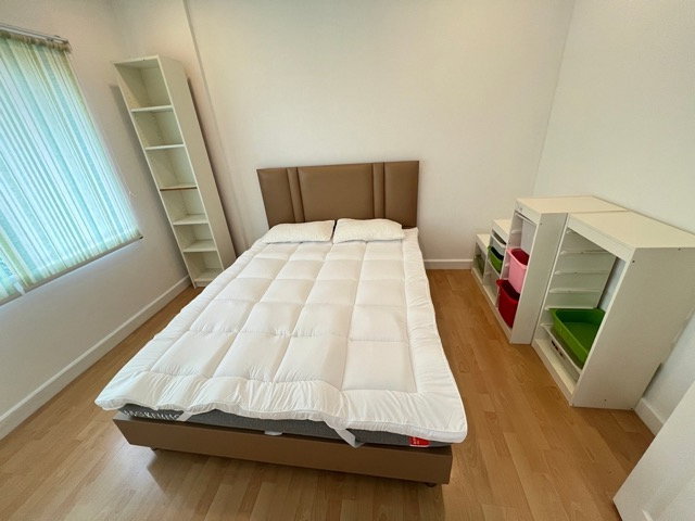 รูป MTR25 ทำเลดีที่สุด! เช่าทาวน์โฮม 3 ชั้น Town Plus อ่อนนุช หน้าสวน-ใกล้สโมสร เดิน 10 นาทีถึง Robinson ลาดกระบัง เฟอร์ครบพร้อมอยู่ เพียง 25,000/เดือน - รูปที่ 2/10