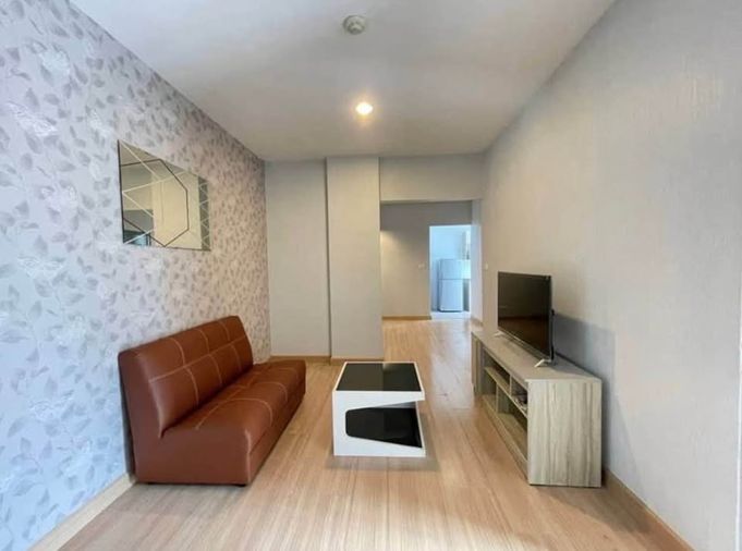 ห้องใหญ่ เดินทางสะดวก  เป็นสัดส่วน  คิทท์ ติวานนท์