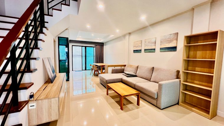 3-bed townhouse for sale, 181 sqm, 20 sq wah, Supalai Essence Ladprao