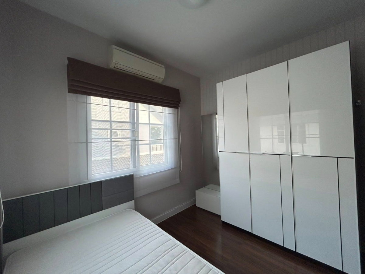 รูป MHR70 หรูหราพร้อมอยู่! เช่าบ้านเดี่ยวบุราสิริ ปัญญาอินทรา 3 นอน 3 น้ำ เฟอร์ครบ-แอร์ทั้งหลัง ทิศใต้รับลม บรรยากาศยุโรป เพียง 55,000/เดือน - รูปที่ 2/13