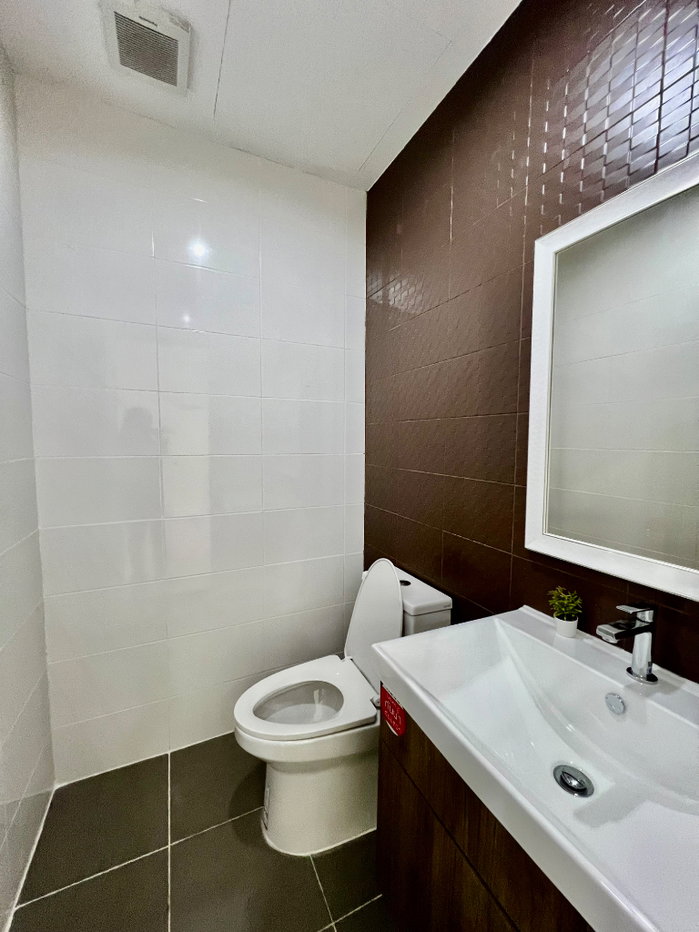 รูป ขายด่วน ราคาดีมาก ทาวน์โฮม 3 ชั้น รีโนเวทใหม่ PATIO ศรีนครินทร์–พระราม 9 ทำเลกรุงเทพกรีฑา - รูปที่ 8/39