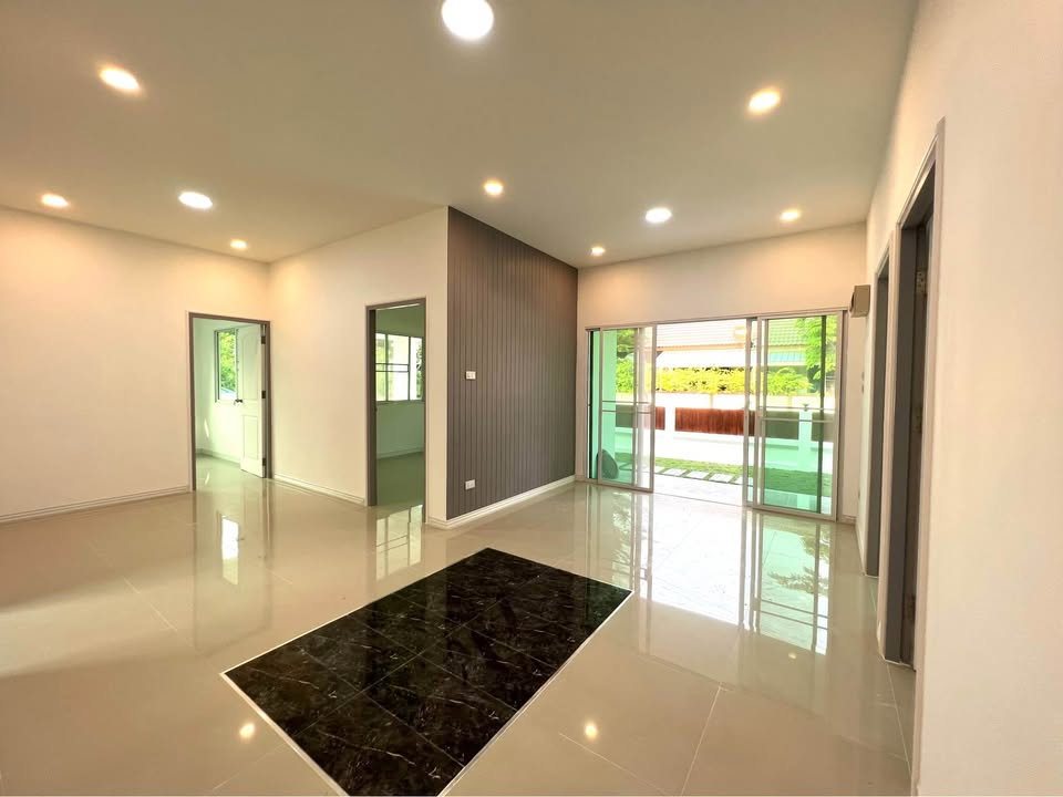 รูป 🔥 ลดกระหน่ำ 300,000 บาท! ขายขาดทุนด่วน! บ้านหลังมุม ทำเลดี หางดง เชียงใหม่ 🔥 - รูปที่ 7/19