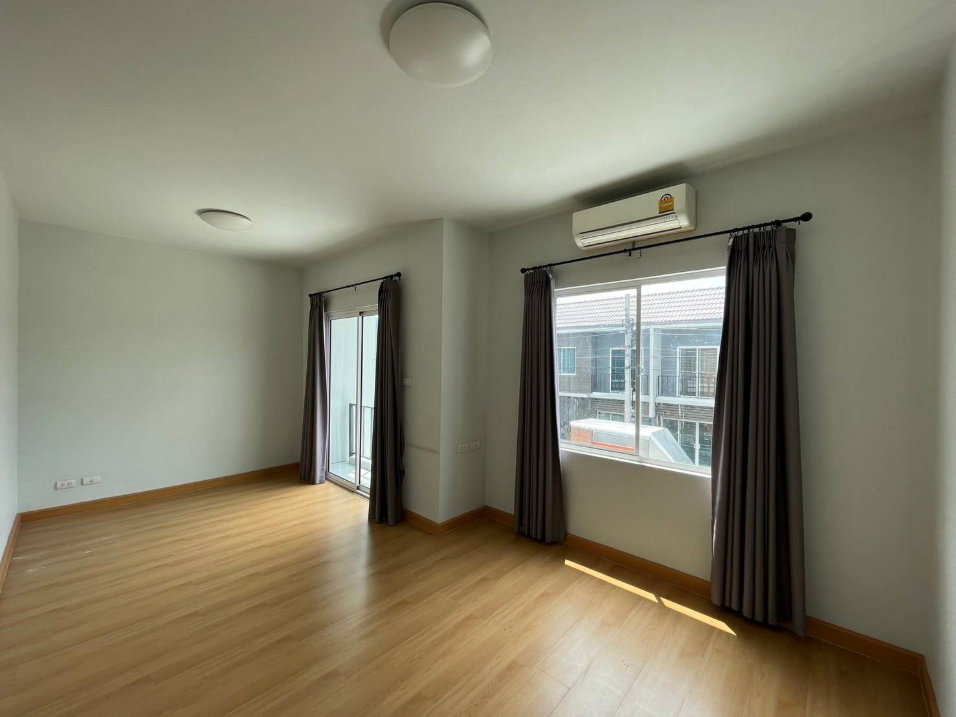 รูป ทาวน์เฮ้าส์ 2 ชั้น 17.6 ตร.ว. หมู่บ้านอารียาเดอะคัลเลอร์ เฟส3 วงแหวน-รามอินทรา ใกล้แฟชั่นไอส์แลนด์ ซอยสุเหราคลอง15 - รูปที่ 5/12