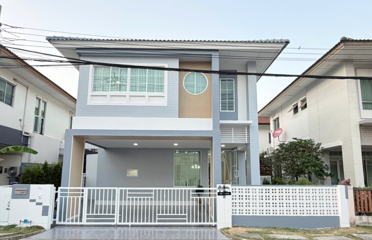 รูป บ้านแฝด ตกแต่งรีโนเวทใหม่ ทำเลดี กว้างขวาง ราคาถูก  หมู่บ้าน พร้อมพัฒน์ พรีว่า ถนนปัญญาเนเชอรัลปาร์ค ปัญญาอินทรา คลองสามวา พร้อมเฟอร์นิเจอร์สวยๆ - รูปที่ 1/23