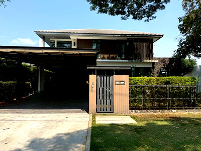 Houses for sale วิทยาลัยเทคนิคราชสิทธาราม : Two-story detached house, Mantana Kalapapruk – Wongwaen, corner plot.