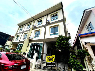 เช่าทาวน์โฮม ถนนสรงประภา : เช่าด่วน ทาวน์โฮม 3 ชั้น ใกล้สนามบินดอนเมือง 4 นอน 3 น้ำ แอร์ 4 ตัว เฟอร์นิเจอร์เตียงครบพร้อมอยู่