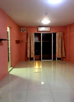 เช่าคอนโด รร.นานาชาติโชรส์เบอรี่  : ให้เช่าคอนโดเจริญกรุงเพลส ชั้น3 วิวแม่น้ำดีมากผ่อนคลาย กว้างถึง34ตร.ม. มีห้องครัวแยก