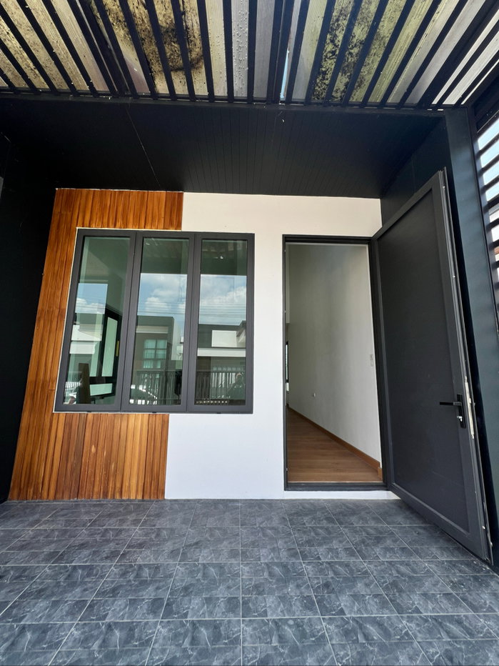 picture S Privacy by SK Real Estate LTD. - 3/50