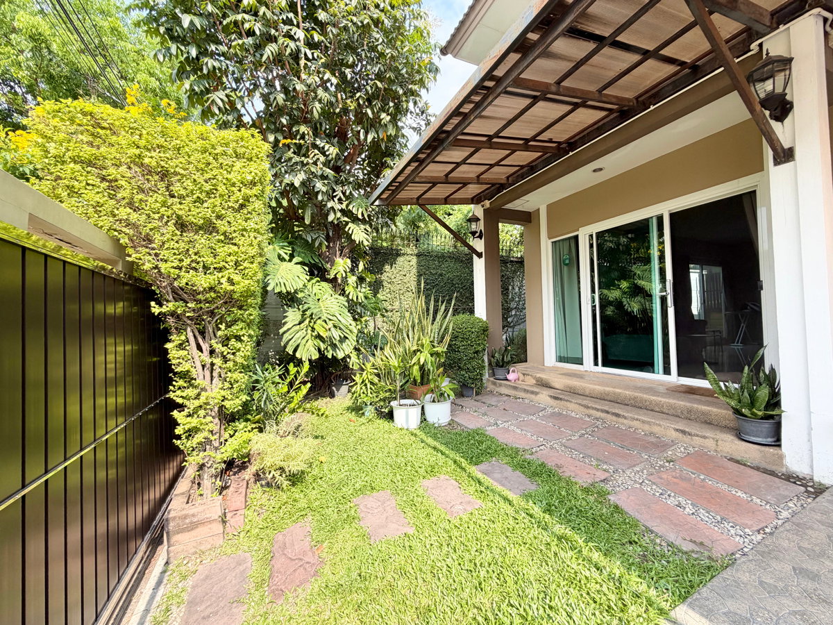 รูป ขายบ้าน Passorn Prestige ภัสสร เพรสทีจ พัฒนาการ 38 หลังมุม โซนส่วนตัว โครงการเงียบสงบ ทำเลศักยภาพ เดินทางสะดวก  เข้าออกได้ทั้งพัฒนาการ และอ่อนนุช - รูปที่ 5/34