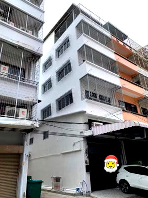 เช่าอาคารพาณิชย์ อาคารสาทรธานี ทาวเวอร์ : 🏢✨ ให้เช่าอาคารพาณิชย์ 5.5 ชั้น หมู่บ้านเซ็นต์หลุยส์ เซ็นเตอร์ แยก 4 รีโนเวทใหม่ 5 ห้องนอน 6 ห้องน้ำ ทำเลดี ใกล้รถไฟฟ้า ราคาคุ้มที่สุดในย่าน!