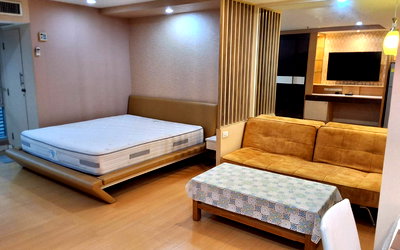 Condos for rent : 💎 Studio Condo for Rent at The Trendy Condominium Sukhumvit Location Near BTS Nana | Code DS2503 Line @Dstay