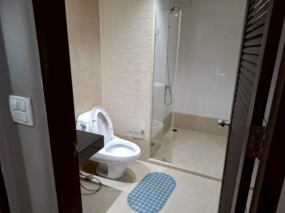 รูป MAR1605 The Light Ladprao ห้องใหญ่มาก แบบ 2 ห้องนอน 1 ห้องรับแขก 1 ห้องครัว เฟอร์นิเจอร์ครบ น่าอยู่ ใกล้ MRT และ ยูเนี่ยนมอล - รูปที่ 12/14