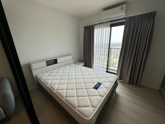 A space mega for rent 8,500 Ready to move
