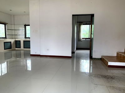 บ้านเดี่ยว เวียงสระ สุราษฎร์ธานี : บ้านเดี่ยว เนื้อที่ทั้งหมด 335.2 ตารางเมตร 79/21 หมู่บ้านอัญชลี  ตำบลเวียงสระ อำเภอเวียงสระ สุราษฎร์ธานี ราคา 2,048,000 บาท